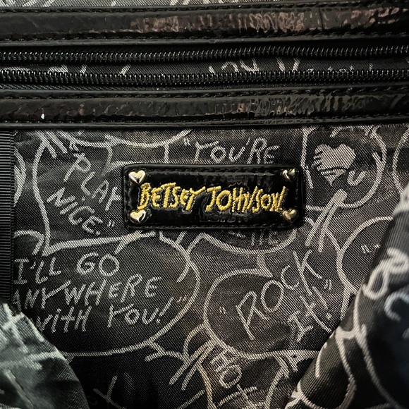 Betsey Johnson Purple skulls and roses 90s Y2k studded hobo handbag HTF RARE - Picture 10 of 15